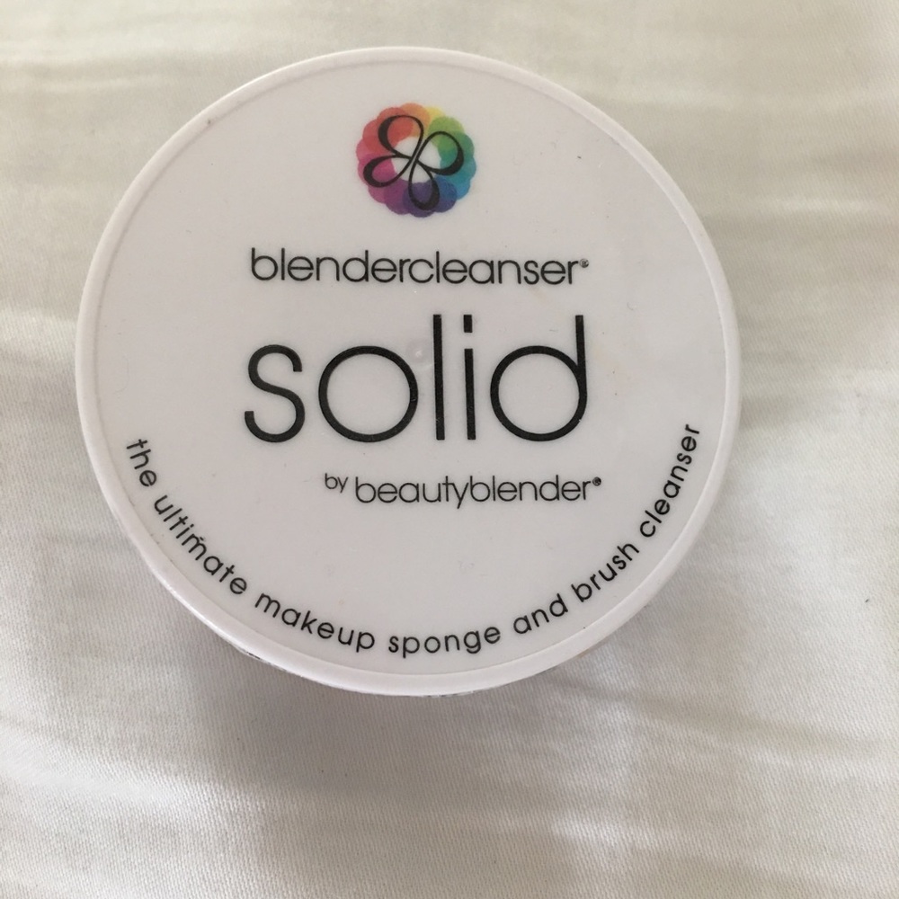 Beauty blender cleaner
